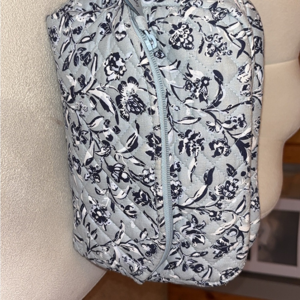 Vera Bradley Floral Cosmetic Bag - Light Blue and Black